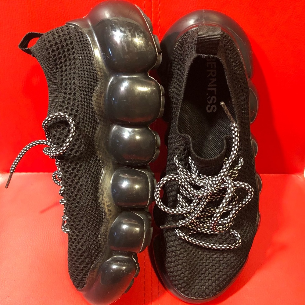 BERNESS Black Knit Mesh Chunky Bubble Cloud Lace Platform Sneaker Size 7 $ 35.00 - Picture 2 of 6